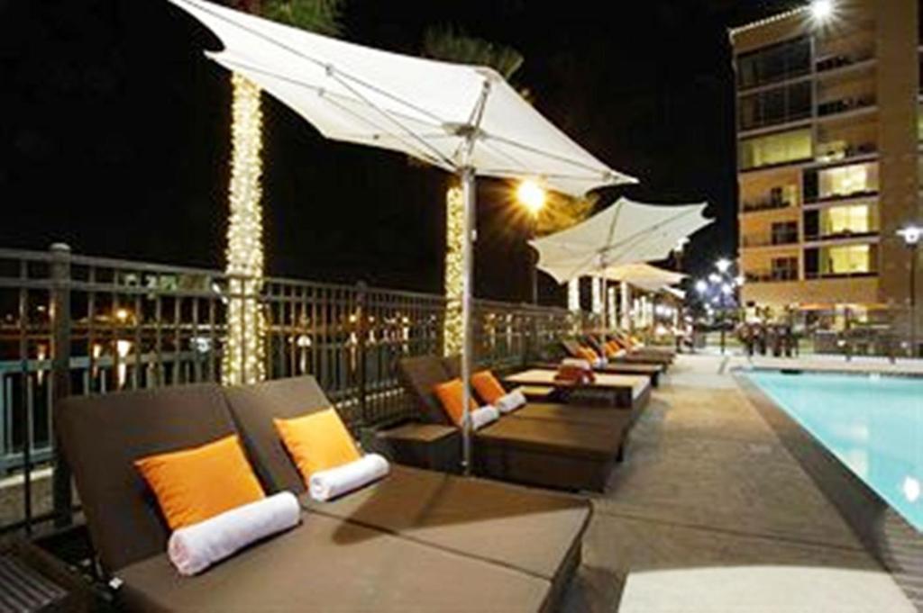 University Plaza Waterfront Hotel - image 3
